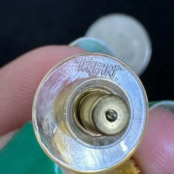 Trifari‎ VINTAGE Yellow Gold Tone Textured Oversized Cuff Earrings Pierced Ears - Picture 5 of 5